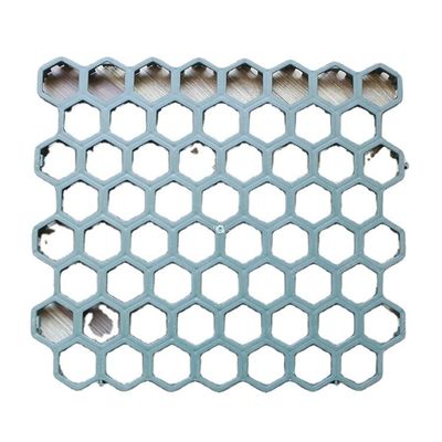 Современная пластиковая проницаемая решетка для защиты газона